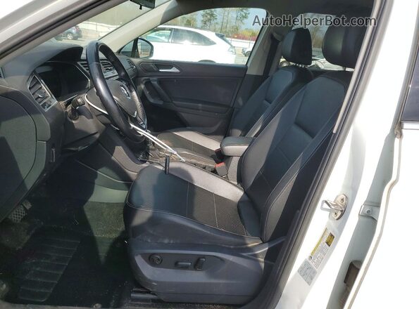 3VV3B7AX6KM065366 2019 VOLKSWAGEN TIGUAN Белый Вид салона спереди