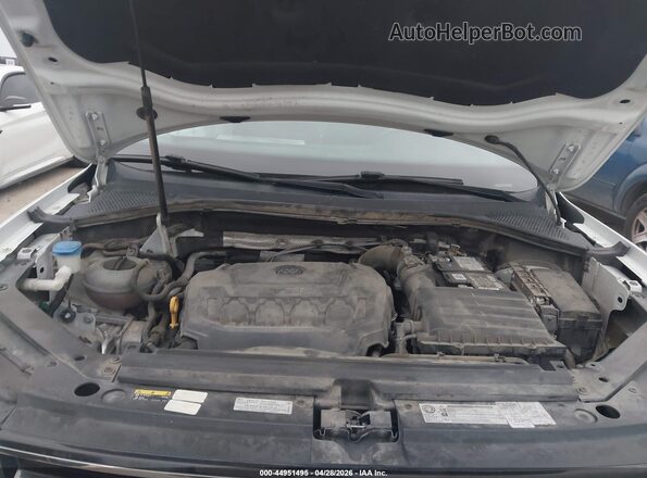 3VV3B7AX7JM005840 2018 VOLKSWAGEN TIGUAN Белый Вид сзади