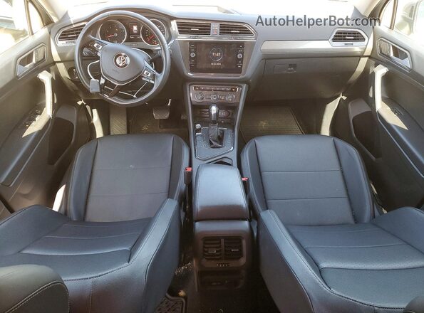 3VV3B7AX7LM155806 2020 VOLKSWAGEN TIGUAN Silver Առջևի վահանակի տեսք