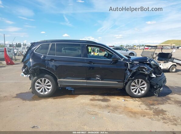 3VV3B7AX8JM024025 2018 VOLKSWAGEN TIGUAN Черный Вид задней части салона