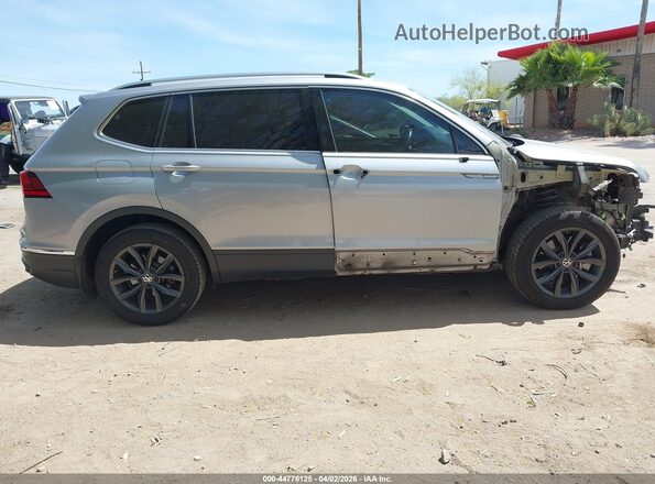 3VV3B7AX9NM060943 2022 VOLKSWAGEN TIGUAN Silver Widok wnętrza 360 stopni