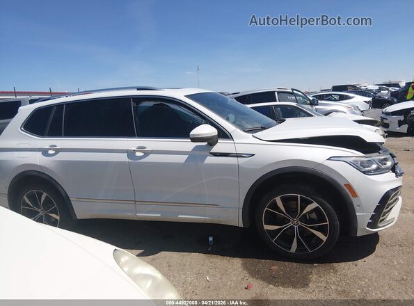 3VV4B7AX5RM084585 2024 VOLKSWAGEN TIGUAN Белый Вид задней части салона