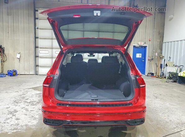 3VV8B7AX9RM228141 2024 VOLKSWAGEN TIGUAN Красный Вид сзади