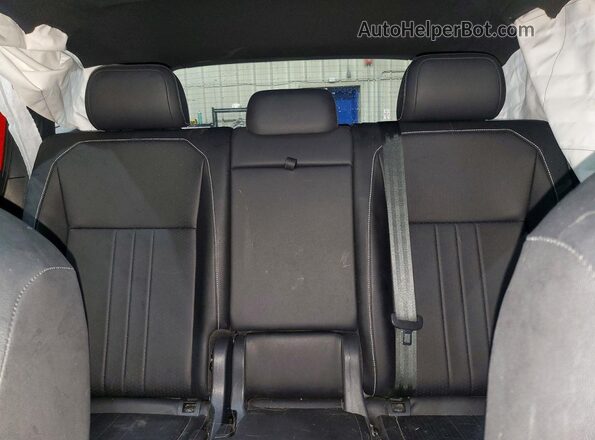 3VV8B7AX9RM228141 2024 VOLKSWAGEN TIGUAN Красный Вид задних сидений