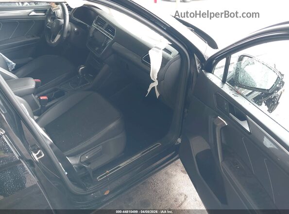 3VVCB7AX2NM077941 2022 VOLKSWAGEN TIGUAN Black Widok wnętrza z przodu