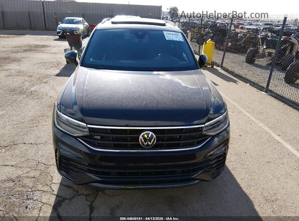 3VVCB7AX4NM140165 2022 VOLKSWAGEN TIGUAN Black Вид задньої частини салону