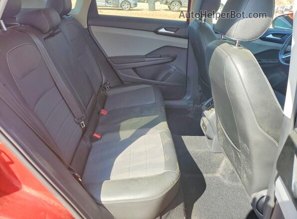 3VVLX7B29NM031415 2022 VOLKSWAGEN TAOS Красный Вид задней части салона