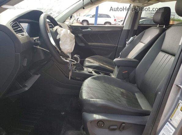 3VVMB7AX4RM063310 2024 VOLKSWAGEN TIGUAN Silver Widok wnętrza z przodu