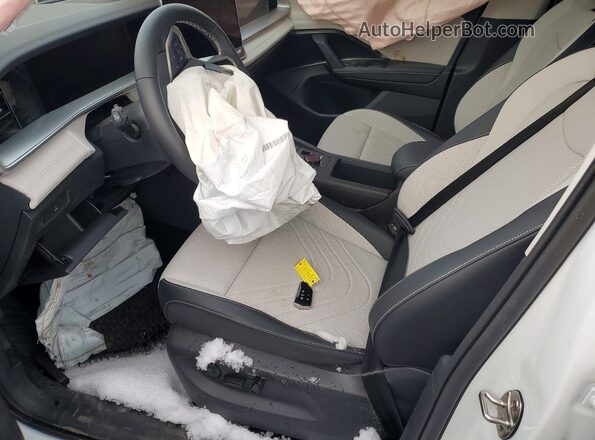 3VVMR7RM7SM062907 2025 VOLKSWAGEN TIGUAN Белый Вид салона спереди