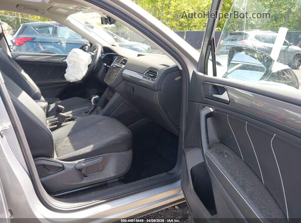 3VVNB7AX2PM016391 2023 VOLKSWAGEN TIGUAN Серебряный Вид салона спереди