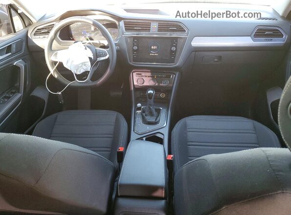 3VVRB7AX7RM187903 2024 VOLKSWAGEN TIGUAN Gray Առջևի վահանակի տեսք