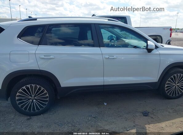 3VVSC7B23TM043337 2026 VOLKSWAGEN TAOS White Widok wnętrza z tyłu