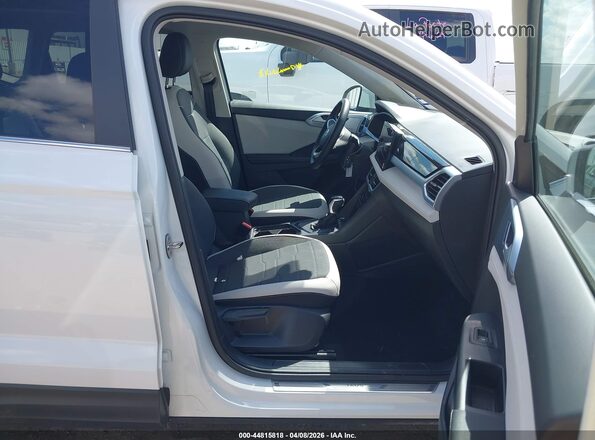 3VVSC7B23TM043337 2026 VOLKSWAGEN TAOS White Widok wnętrza z przodu