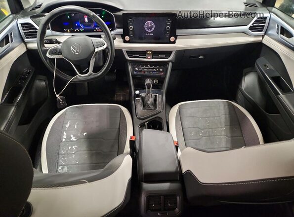 3VVSC7B2XSM007398 2025 VOLKSWAGEN TAOS Gray წინა პანელის ხედი