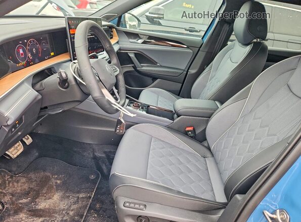 3VVUW7RM2TM021210 2026 VOLKSWAGEN TIGUAN Blue Widok wnętrza z przodu