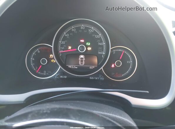 3VW5DAAT4JM516110 2018 VOLKSWAGEN BEETLE Black Widok tylnych siedzeń