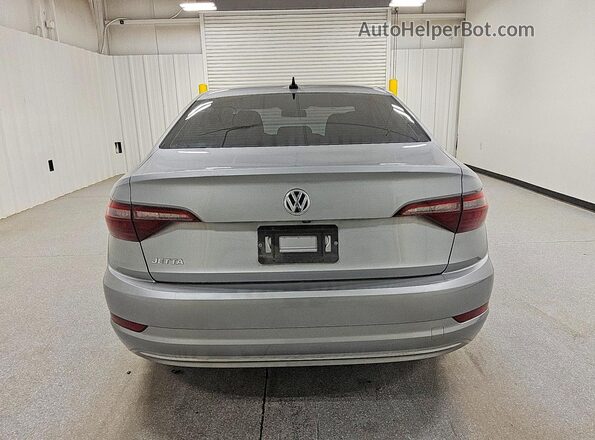 3VWCB7BU2LM028249 2020 VOLKSWAGEN JETTA Серебряный Вид сзади