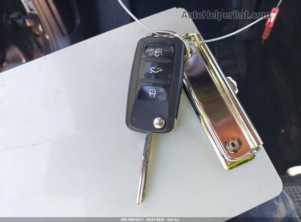 3VWFD7AT1JM721150 2018 VOLKSWAGEN BEETLE Черный Вид панели приборов