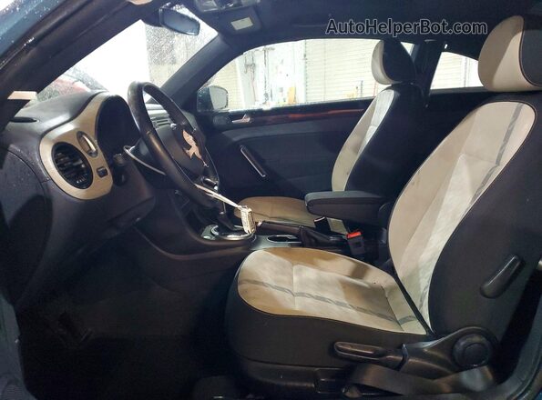 3VWFD7AT2JM705720 2018 VOLKSWAGEN BEETLE Синий Вид салона спереди