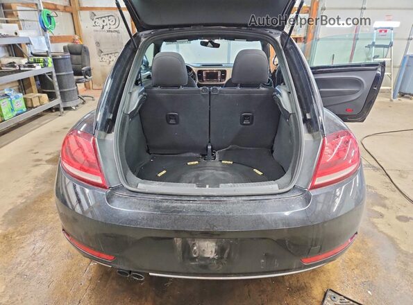 3VWFD7ATXJM706002 2018 VOLKSWAGEN BEETLE Черный Вид сзади
