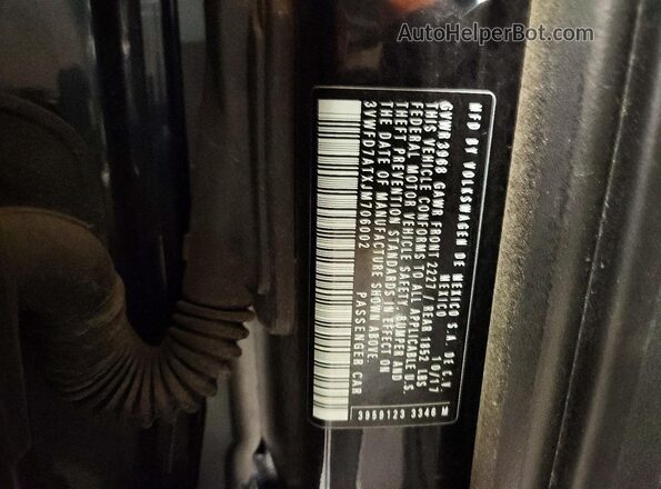 3VWFD7ATXJM706002 2018 VOLKSWAGEN BEETLE Черный Вид подкапотного пространства