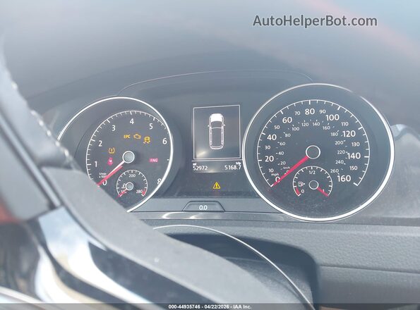 3VWH17AU8JM763759 2018 VOLKSWAGEN GOLF Белый Вид задних сидений