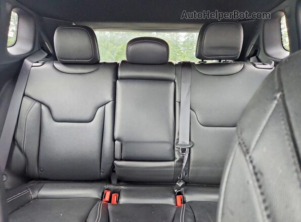 3C4NJDCN1ST579300 2025 JEEP COMPASS Black Widok tylnych siedzeń