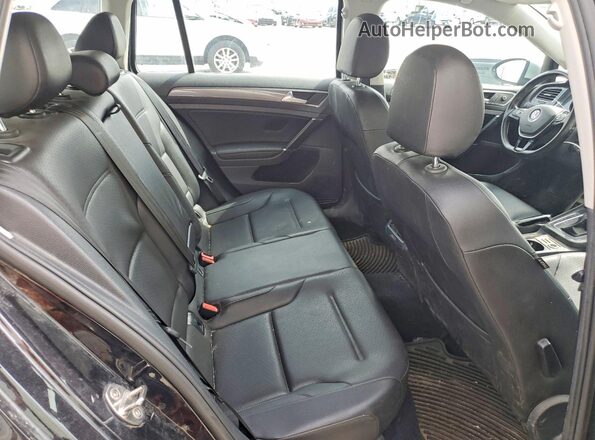 3VWH17AU3JM759439 2018 VOLKSWAGEN GOLF Черный Вид задних сидений