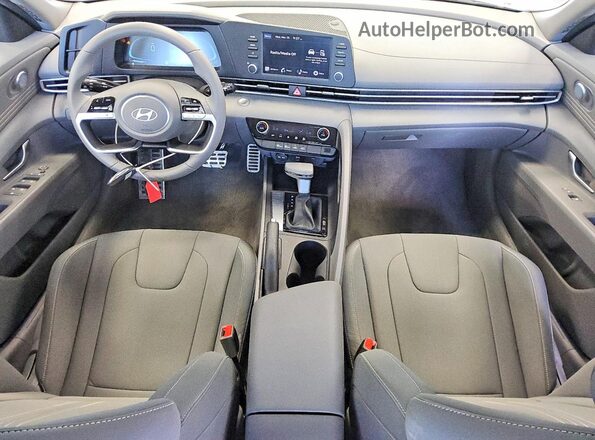 KMHLM4DG7TU118720 2026 HYUNDAI ELANTRA Серый Вид панели приборов
