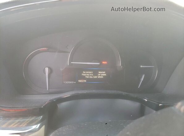 1GYKNARS6HZ138356 2017 CADILLAC XT5 Red Widok tylnych siedzeń