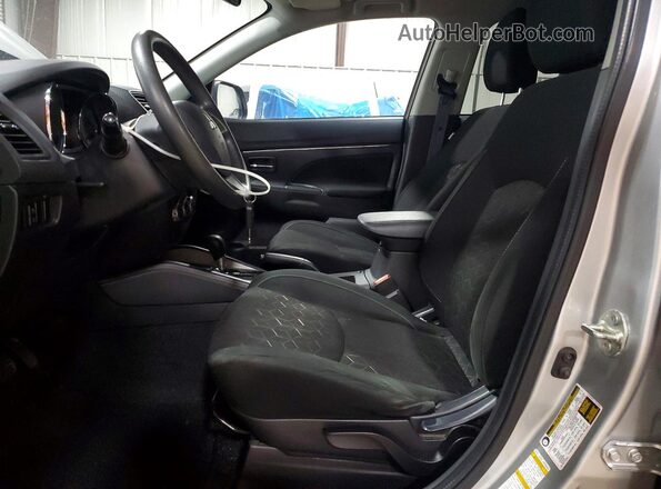 JA4APUAU3NU003137 2022 MITSUBISHI OUTLANDER Серебряный Вид панели приборов