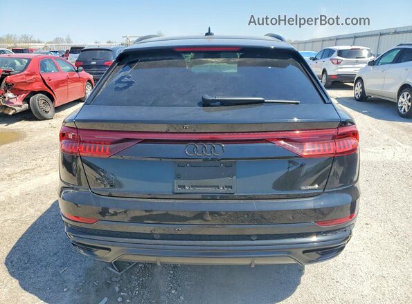 WA1EVBF12ND021879 2022 AUDI Q8 Черный Вид салона спереди