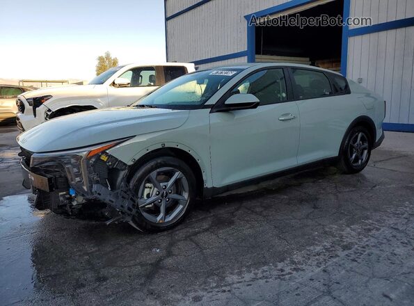 3KPFT4DE0SE195039 2025 KIA K4 Зеленый Передняя левая четверть