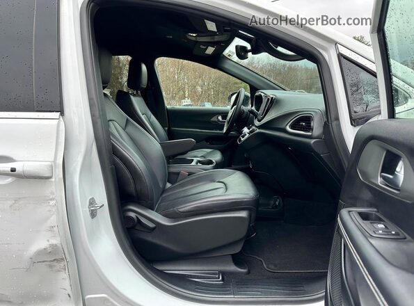 2C4RC1S70SR572516 2025 CHRYSLER PACIFICA Белый Вид салона спереди