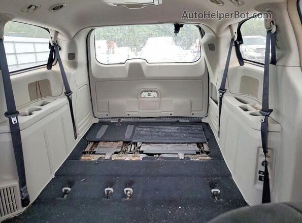 2C4RC1BG5GR252826 2016 CHRYSLER TOWN Белый Вид задней части салона