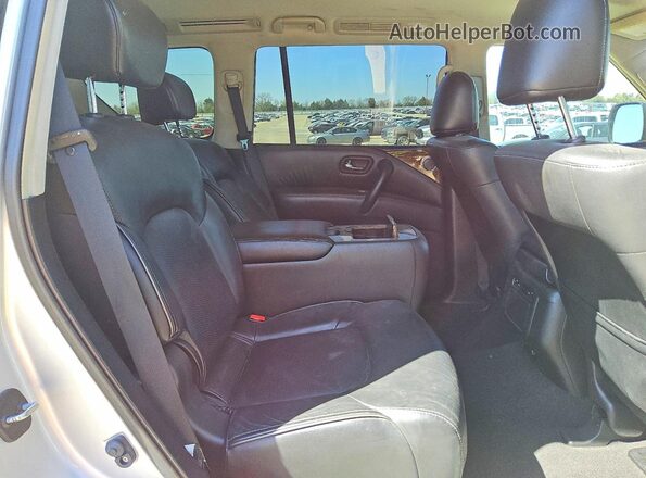 JN8AZ2NF7G9610586 2016 INFINITI QX80 Серебряный Вид подкапотного пространства