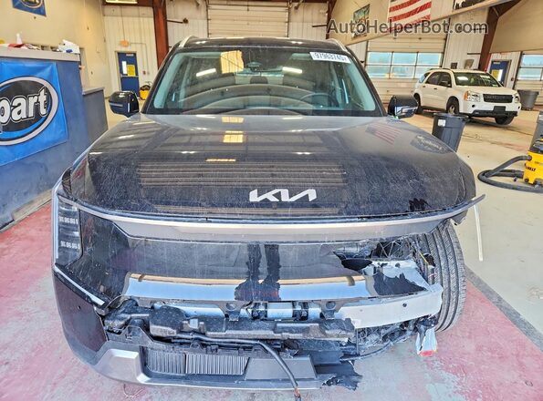 5XYAFFS51TG006807 2026 KIA EV9 Черный Вид спереди