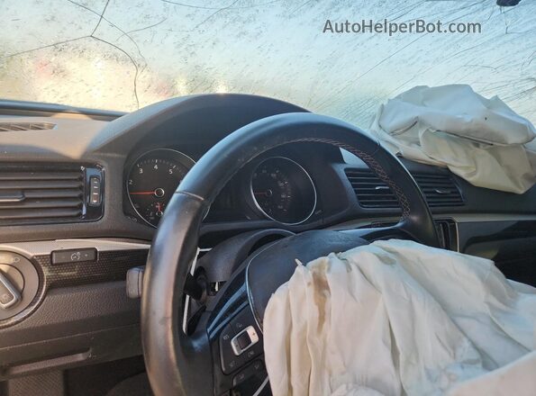 1VWJM7A35JC031395 2018 VOLKSWAGEN PASSAT Черный Вид задних сидений