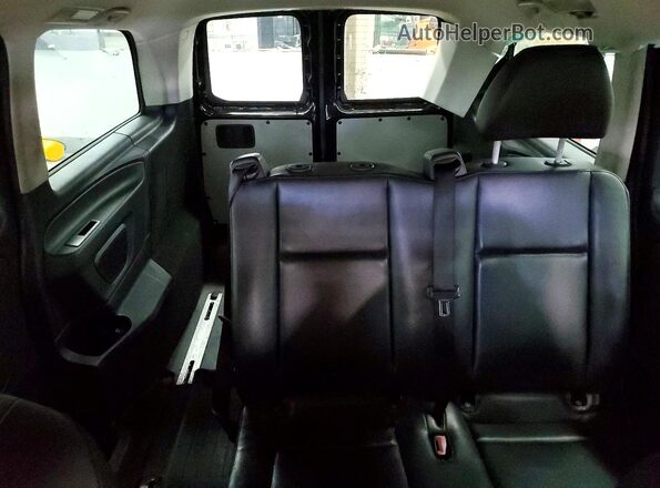 WD4PG2EEXJ3403600 2018 MERCEDES-BENZ METRIS Black Vista interior trasera