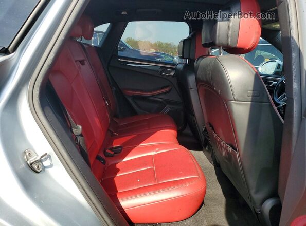 WP1AA2A50JLB12030 2018 PORSCHE MACAN Серебряный Вид задней части салона
