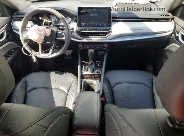 3C4NJDCNXTT177681 2026 JEEP COMPASS Красный Вид панели приборов