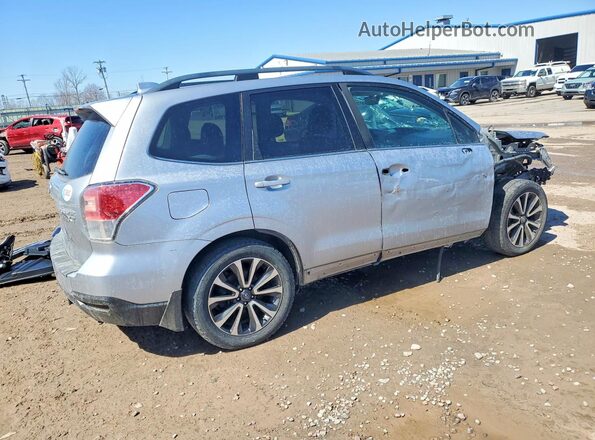 JF2SJGTC9HH425302 2017 SUBARU FORESTER2. Серебряный Передняя правая четверть