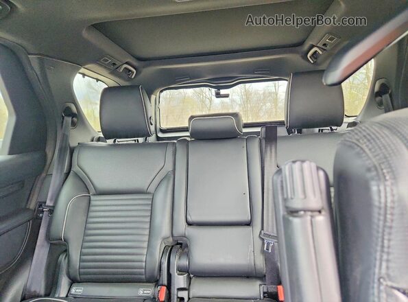 SALRHBBK9HA023169 2017 LAND ROVER DISCOVERY Серебряный Вид задней части салона