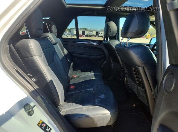 4JGDA5JB4JB140775 2018 MERCEDES-BENZ GLE White Widok wnętrza z tyłu