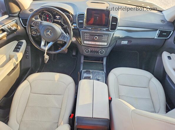 4JGDF6EE7JB182174 2018 MERCEDES-BENZ GLS Серебряный Вид панели приборов