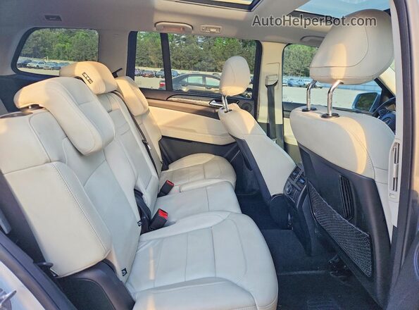 4JGDF6EE7JB182174 2018 MERCEDES-BENZ GLS Серебряный Вид задних сидений