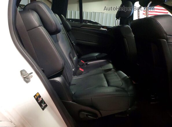 4JGDF6EE9JB109372 2018 MERCEDES-BENZ GLS White Widok wnętrza z tyłu