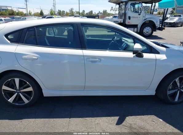 4S3GTAM61K3746503 2019 SUBARU IMPREZA White უკანა სალონის ხედი