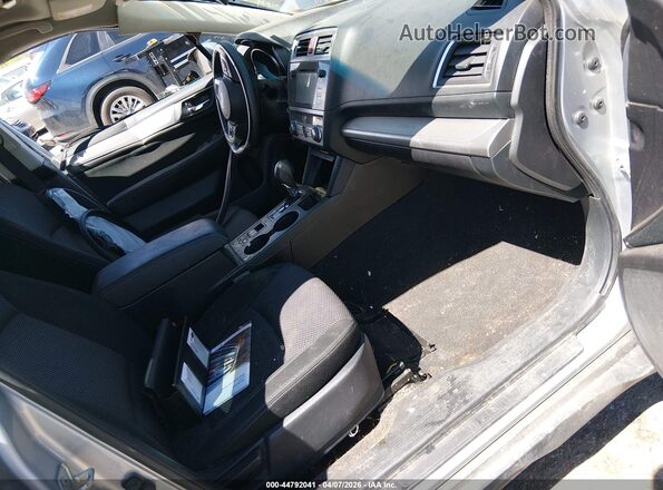 4S4BSAHCXH3200512 2017 SUBARU OUTBACK Серебряный Вид салона спереди
