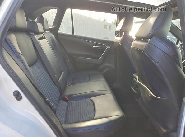 4T3E6RFV8MU026763 2021 TOYOTA RAV4 White Widok wnętrza z tyłu